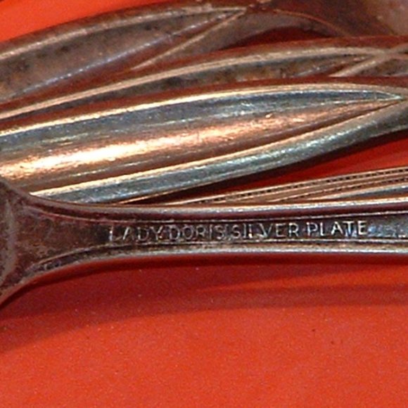 Vintage 8 Pc Lady Doris Silver Plated Flatware - Picture 4 of 4